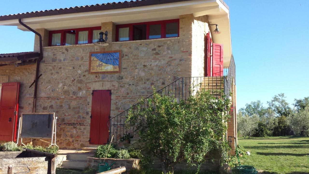 مبيت وإفطار Montepescali Il Barbagianni المظهر الخارجي الصورة